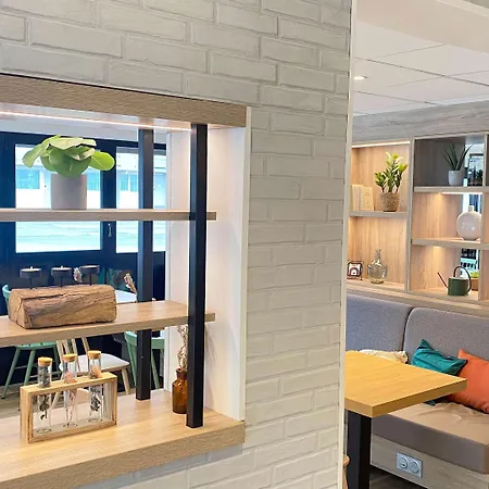 Campanile St Etienne Centre - La Terrasse