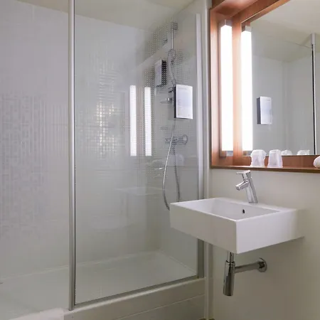 Campanile St Etienne Centre - La Terrasse 3*