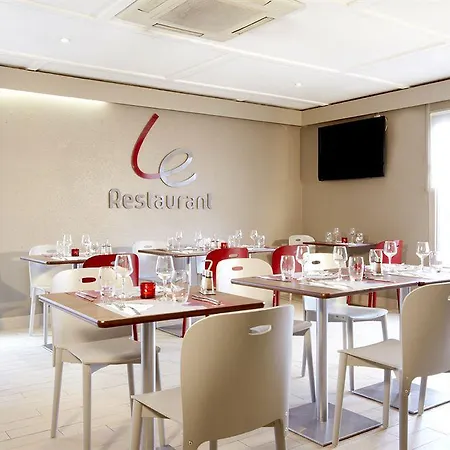 Campanile St Etienne Centre - La Terrasse 3* Villars