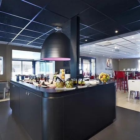 Campanile St Etienne Centre - La Terrasse 3* Villars