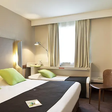 Campanile St Etienne Centre - La Terrasse 3*